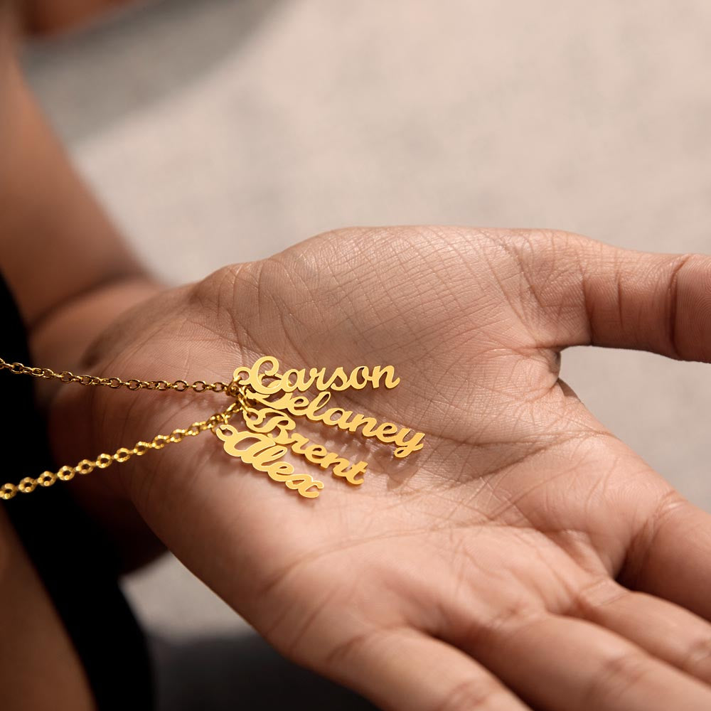 Custom gold 4 name necklace for mom in a stylish vertical design, paired with a meaningful message card for a heartfelt gift.